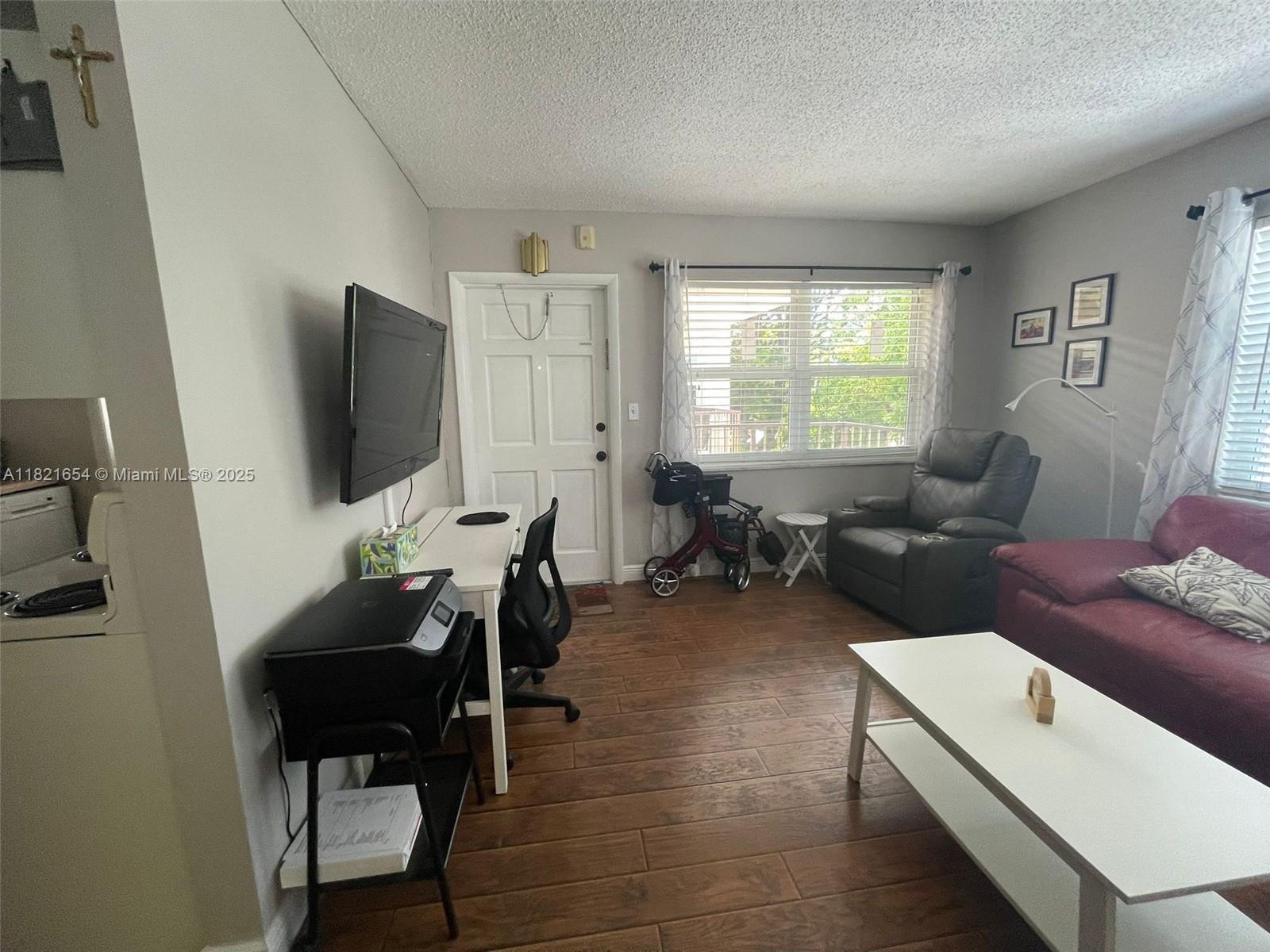 415 NE 2nd St 223