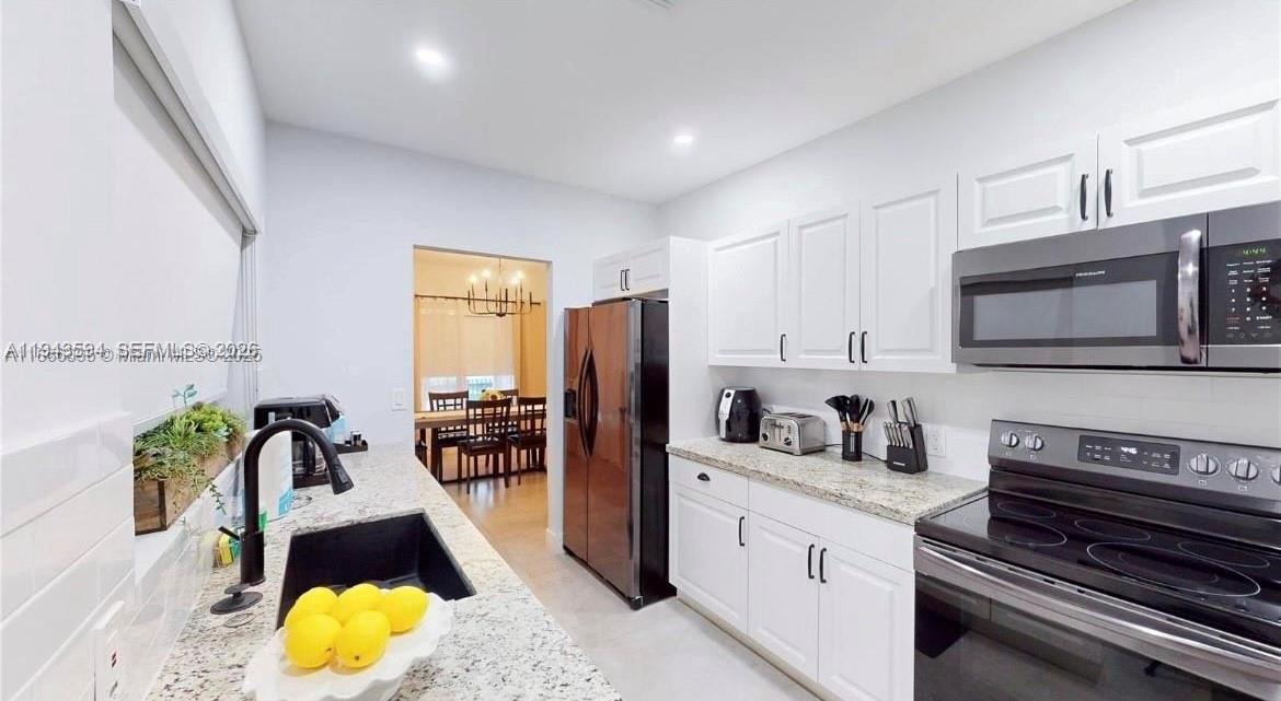 SHADOWLAWN EXTENSION SUB - Residential Lease