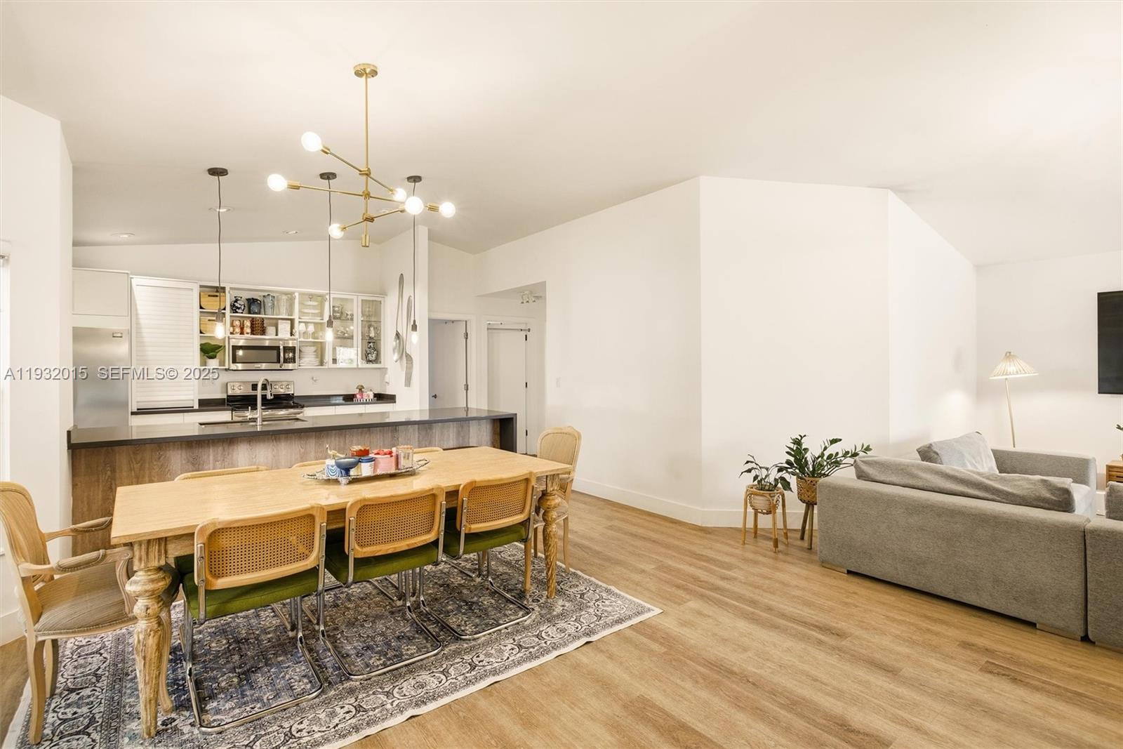 DORAL PALMS - Residential Lease