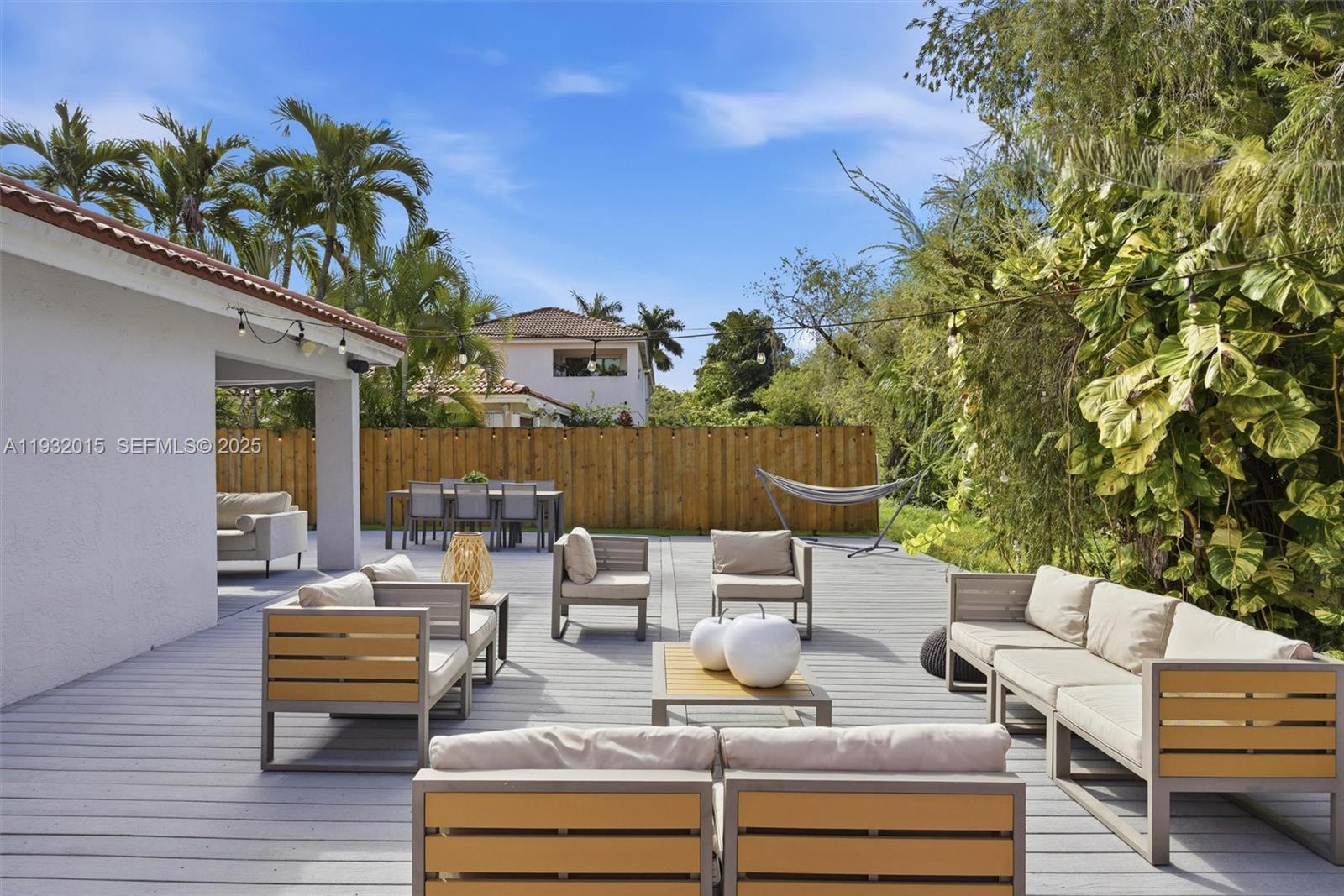 DORAL PALMS - Residential Lease