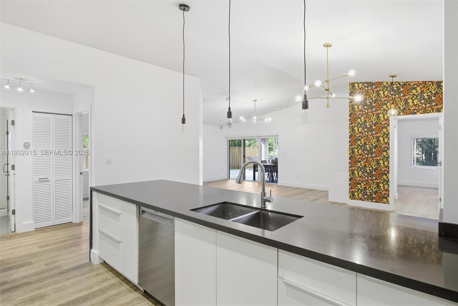 DORAL PALMS - Residential Lease