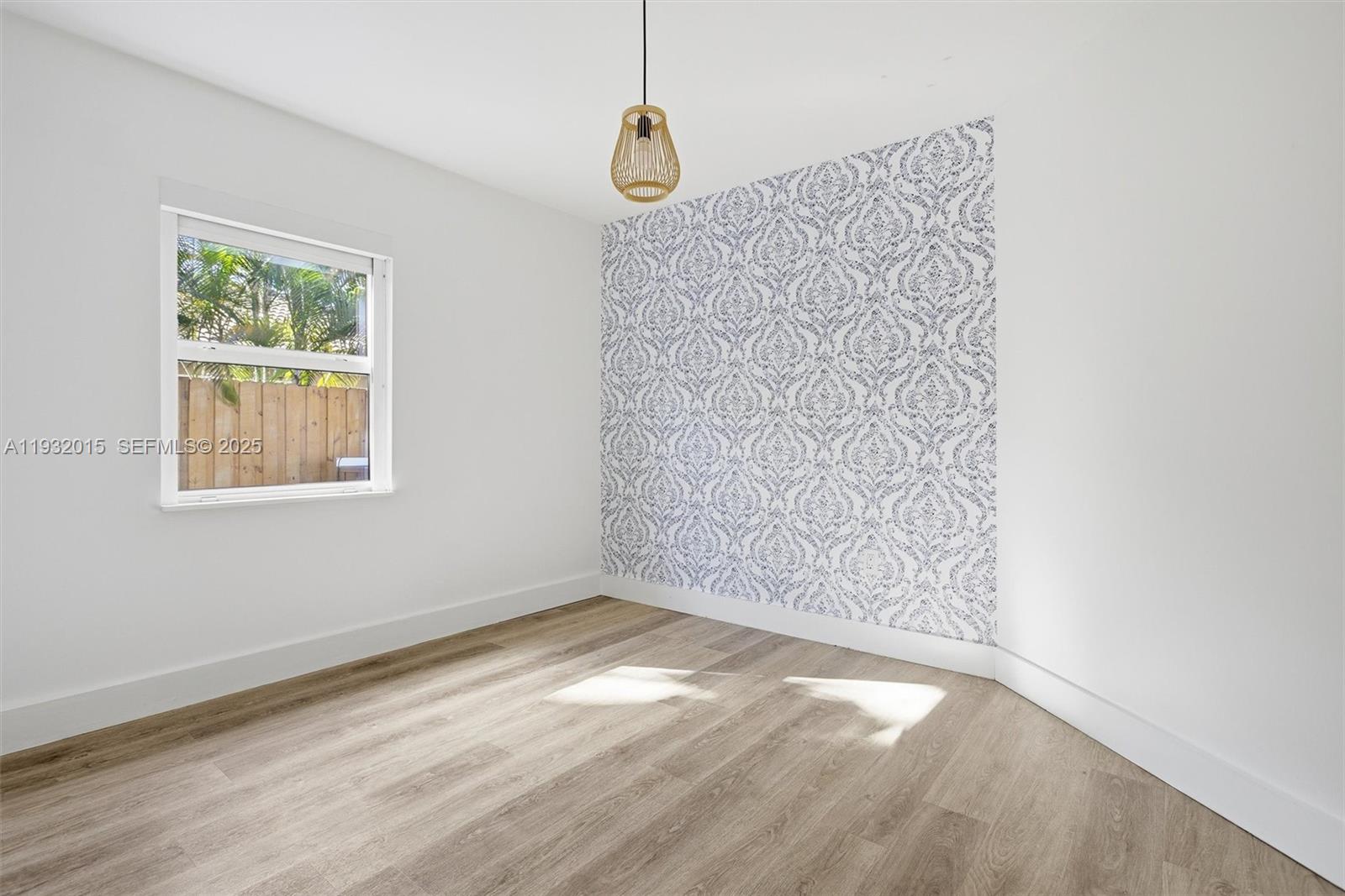 DORAL PALMS - Residential Lease