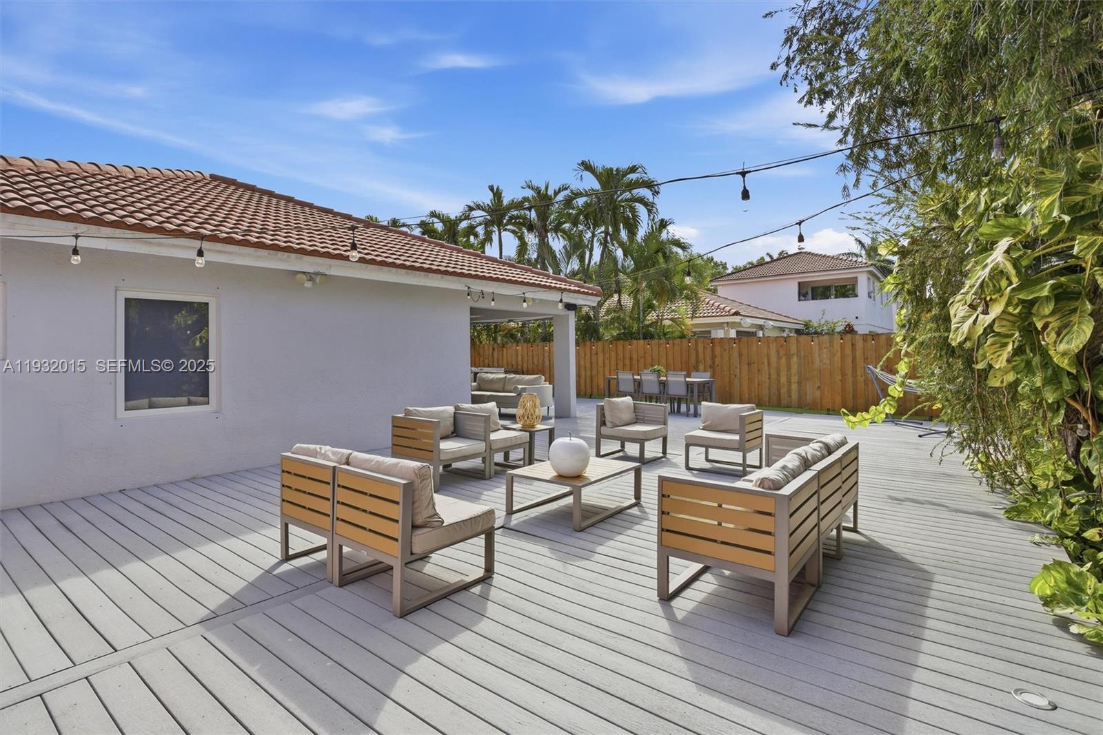 DORAL PALMS - Residential Lease