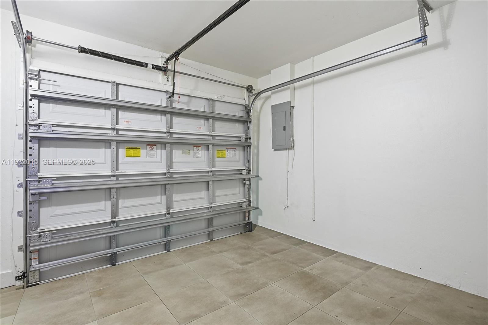 DORAL PALMS - Residential Lease