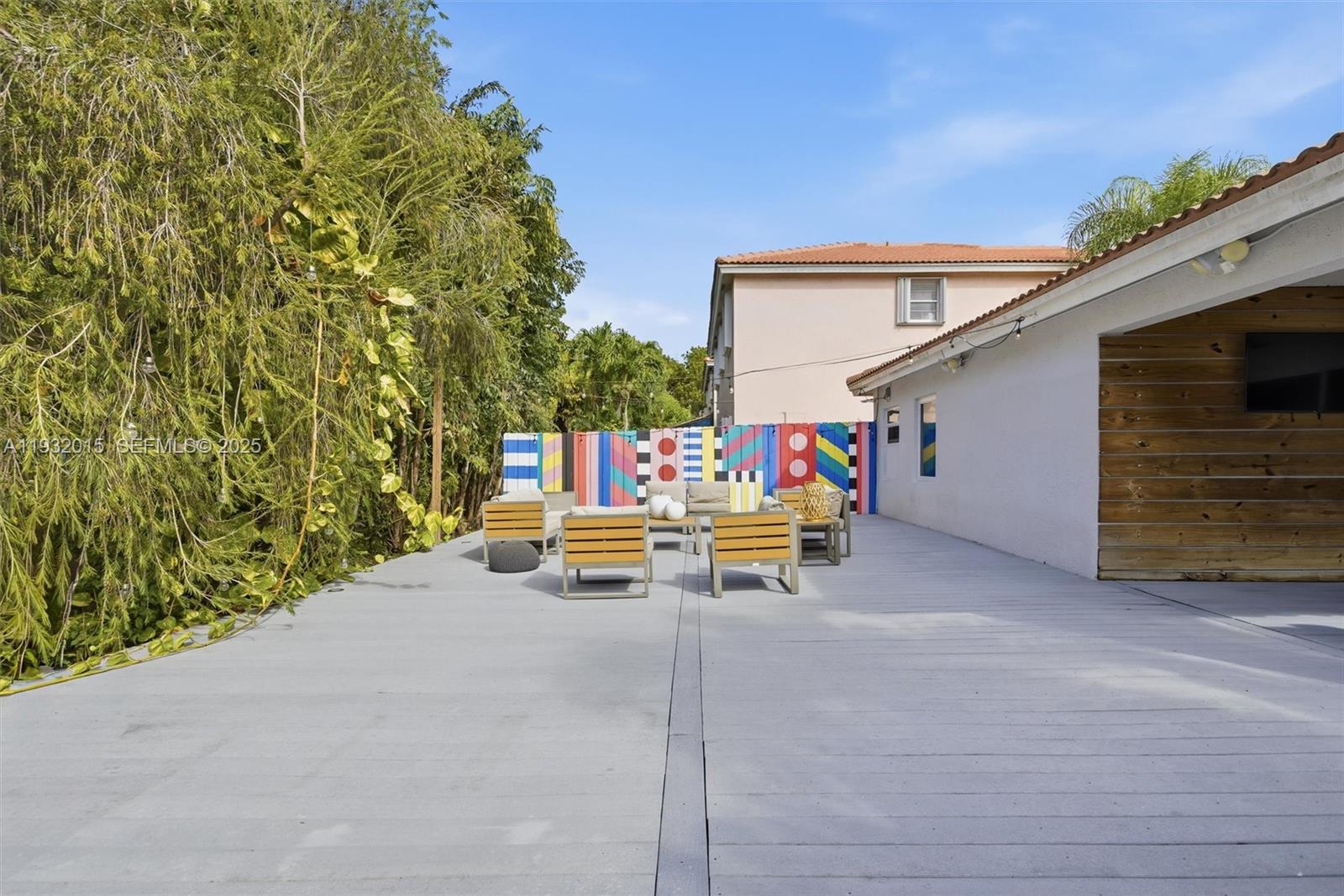 DORAL PALMS - Residential Lease