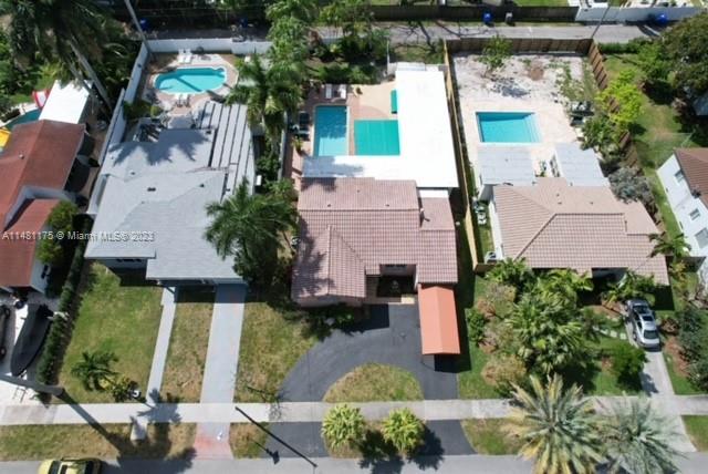 1516 Wiley St St, Hollywood, Broward County, Florida - 5 Bedrooms  
4 Bathrooms - 