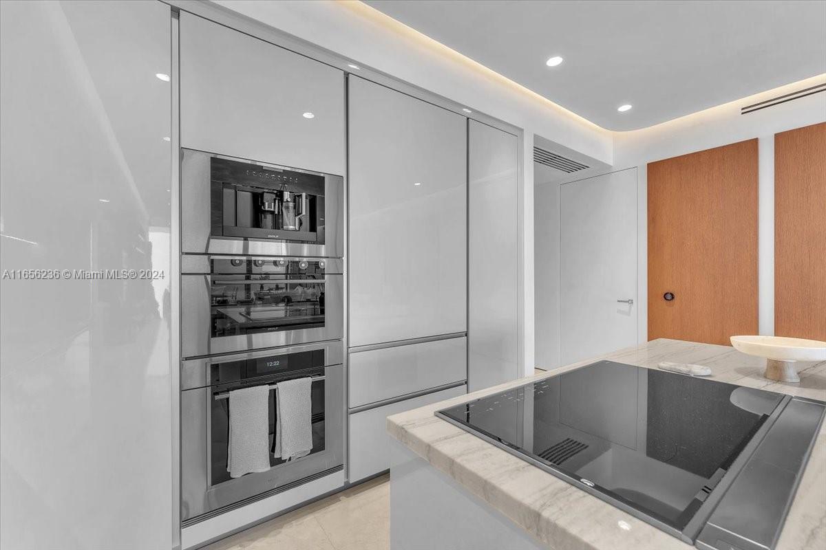 18975 COLLINS CONDO - Residential