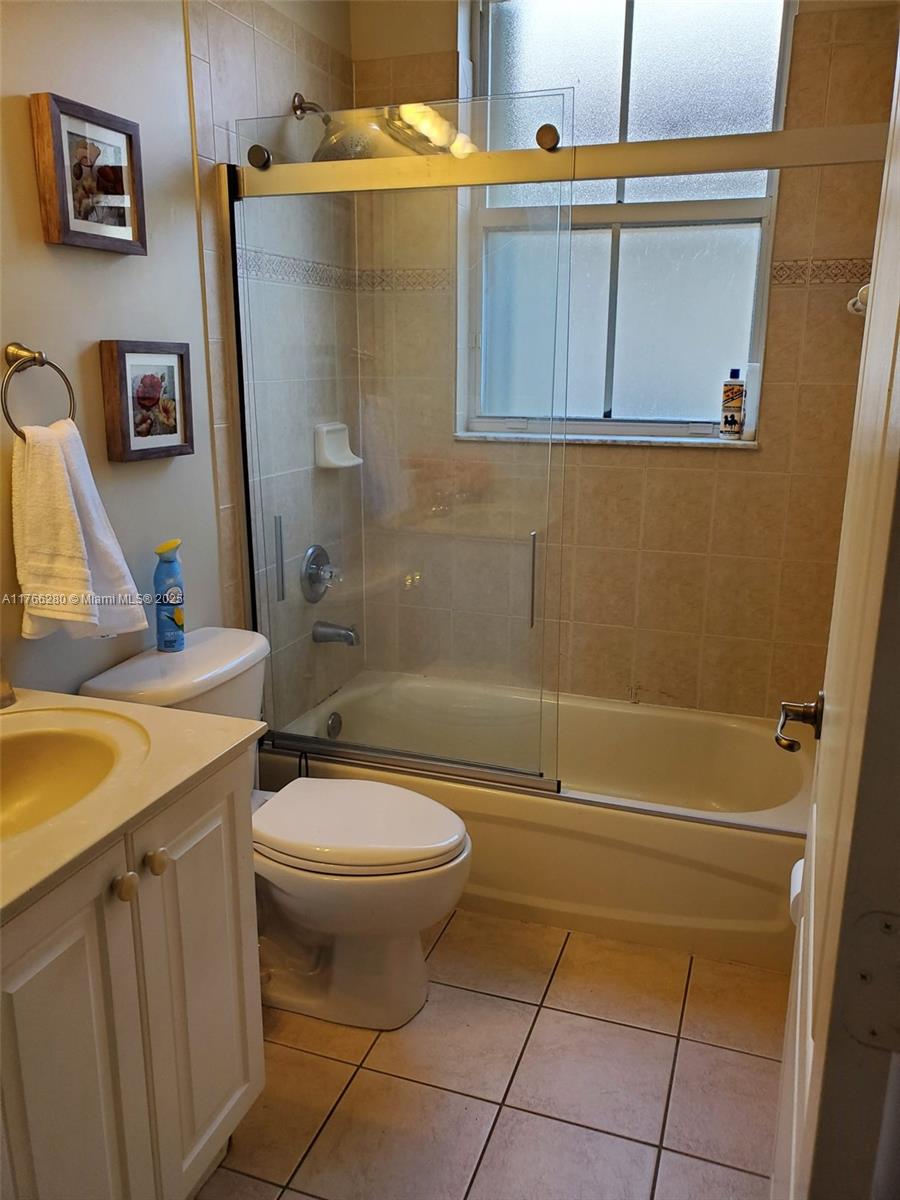 ISLANDS AT DORAL 1ST ADDN - Residential