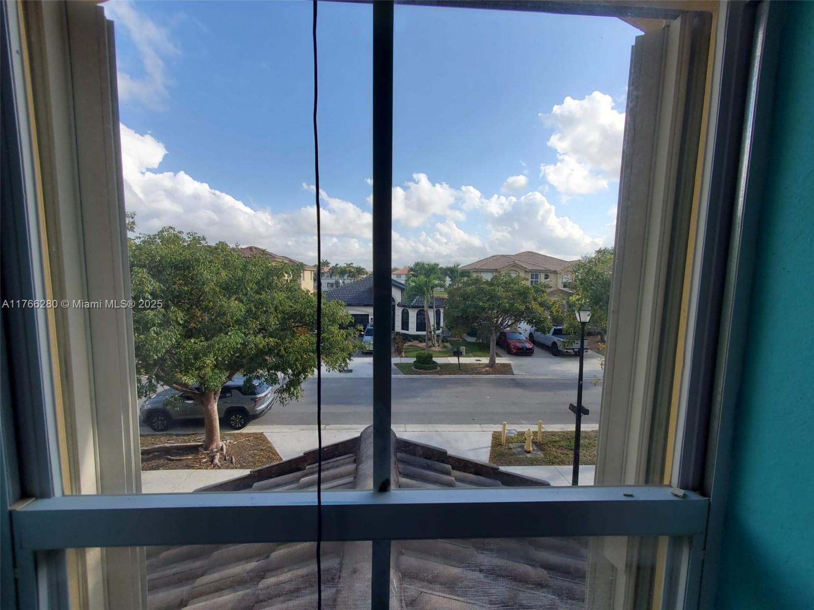ISLANDS AT DORAL 1ST ADDN - Residential