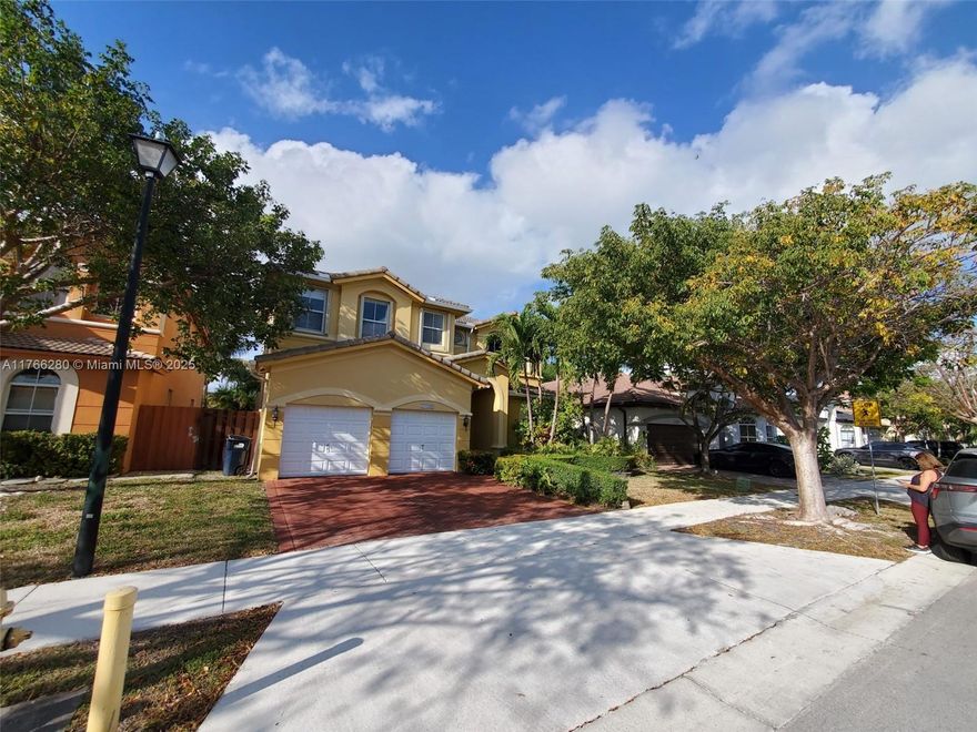 Single family home 4 beds and 4 baths, located in CORSICA HOA inside Island at Doral master  ,  1bed/1bth downstairs,  title on first floor, wood on second floor. Large master suit, kitchen granite counter top. Spectacular amenities in the community clubhouse, on nice and quiet street. Low  HOA maintenance fee
