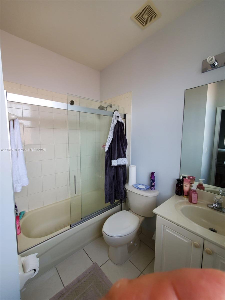 ISLANDS AT DORAL 1ST ADDN - Residential