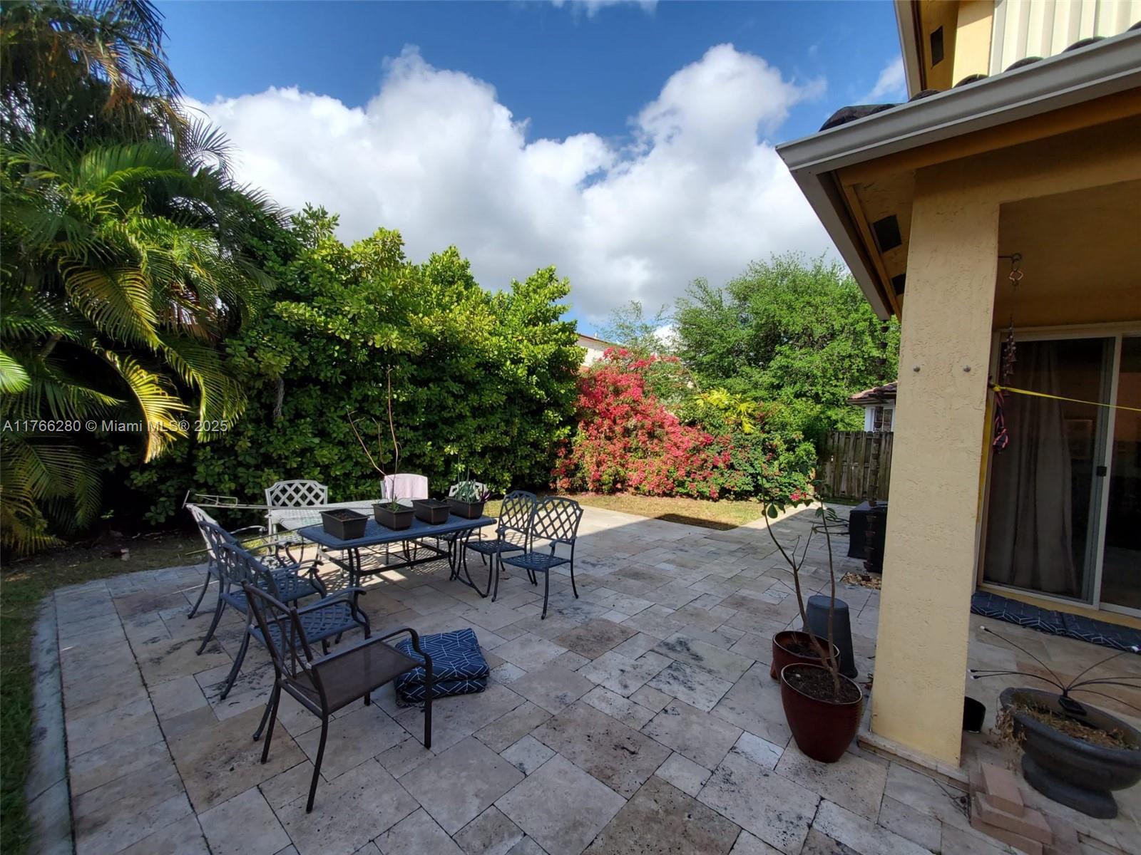 ISLANDS AT DORAL 1ST ADDN - Residential