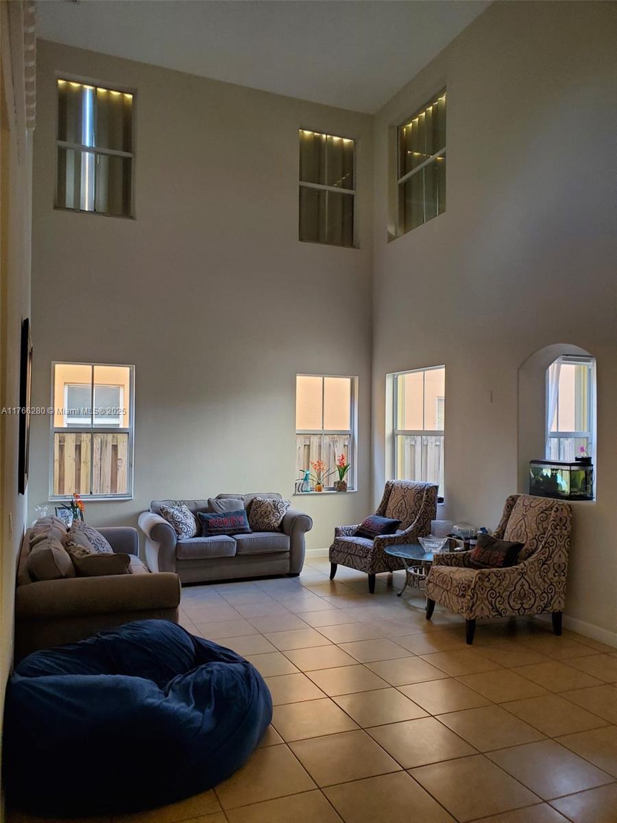 ISLANDS AT DORAL 1ST ADDN - Residential
