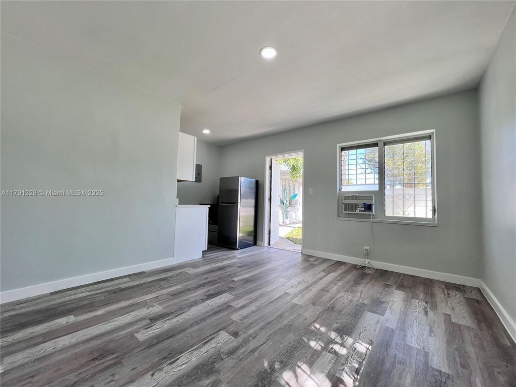 Photo of 2901 NW 18th St #21, Fort Lauderdale, FL 33311 (MLS # A11791328)