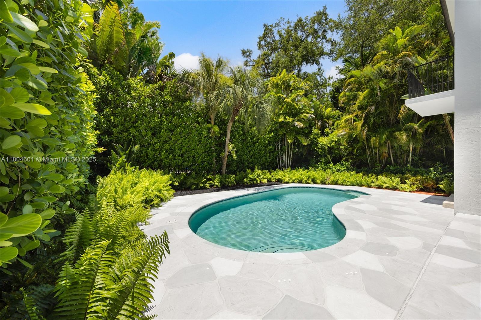 UNIVERSITY PLACE - Residential