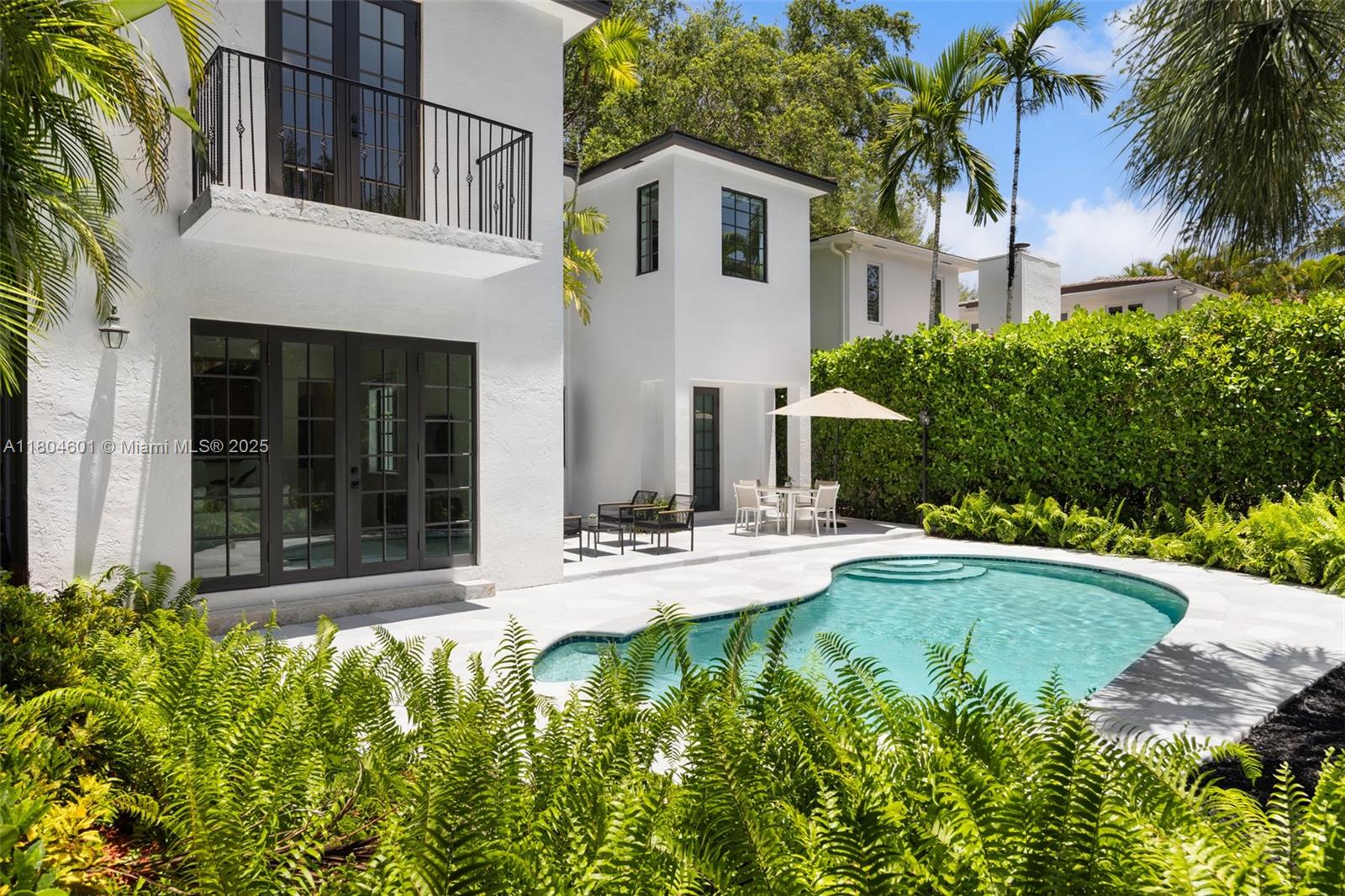 UNIVERSITY PLACE - Residential