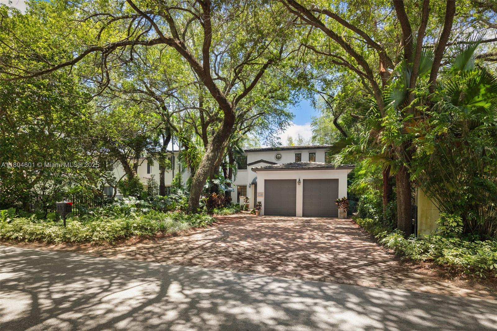 7250 Erwin Rd, Coral Gables, Broward County, Florida - 5 Bedrooms  
5 Bathrooms - 