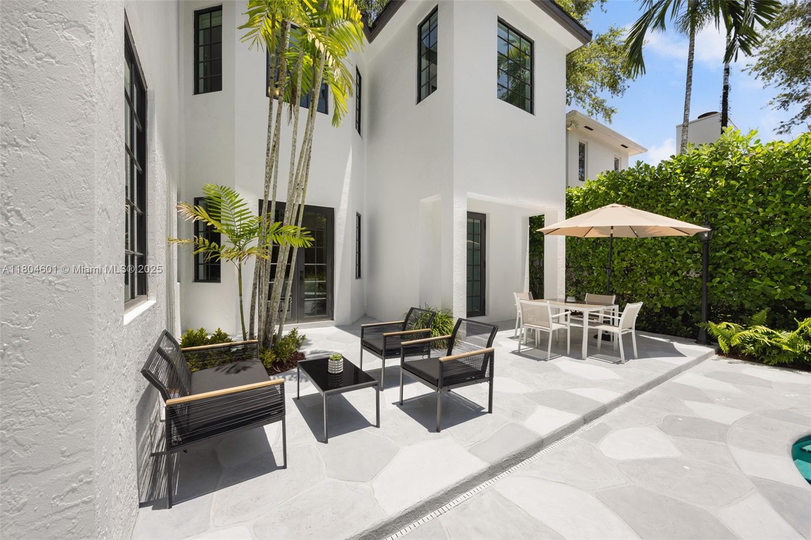 UNIVERSITY PLACE - Residential