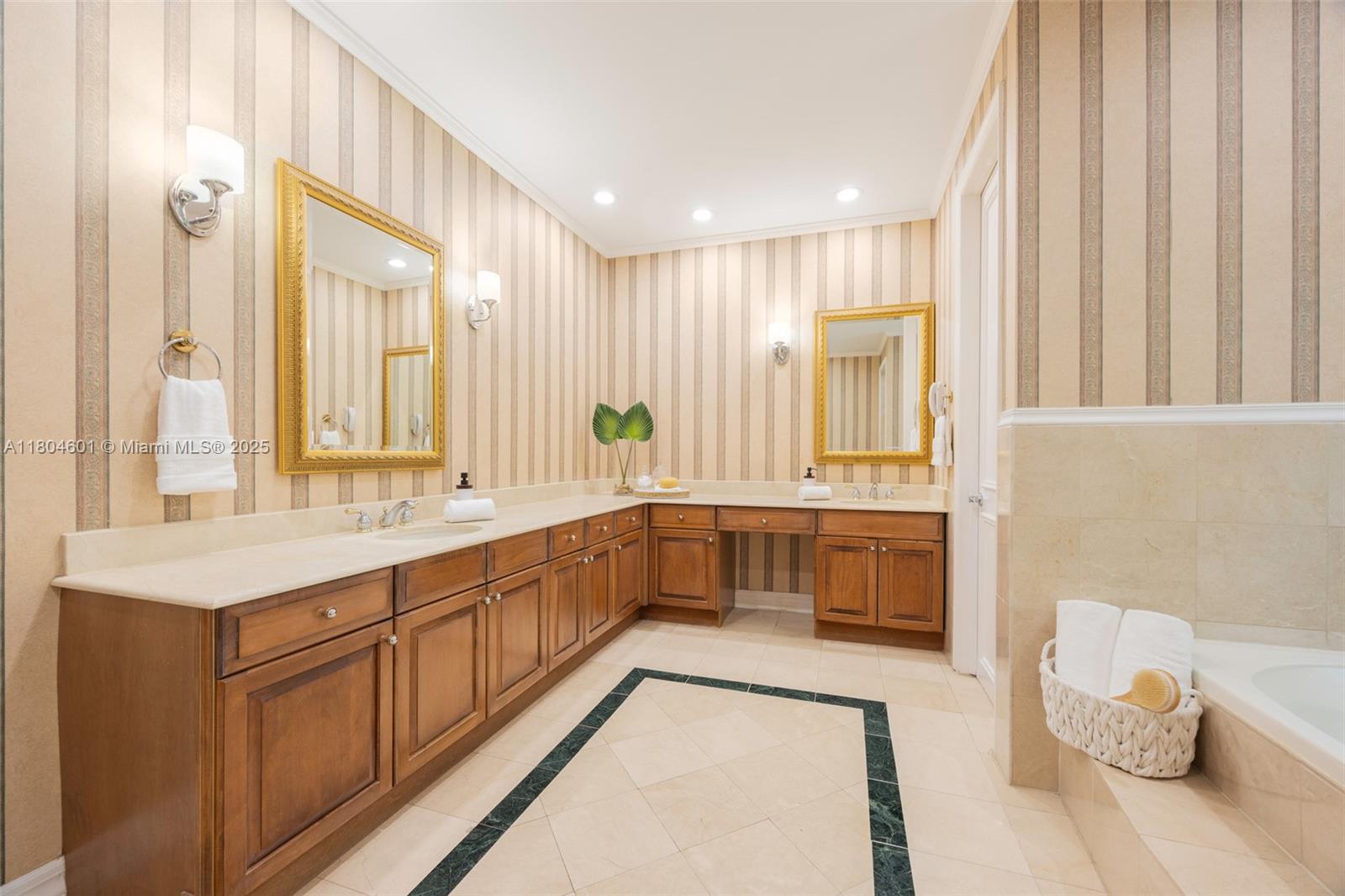 UNIVERSITY PLACE - Residential