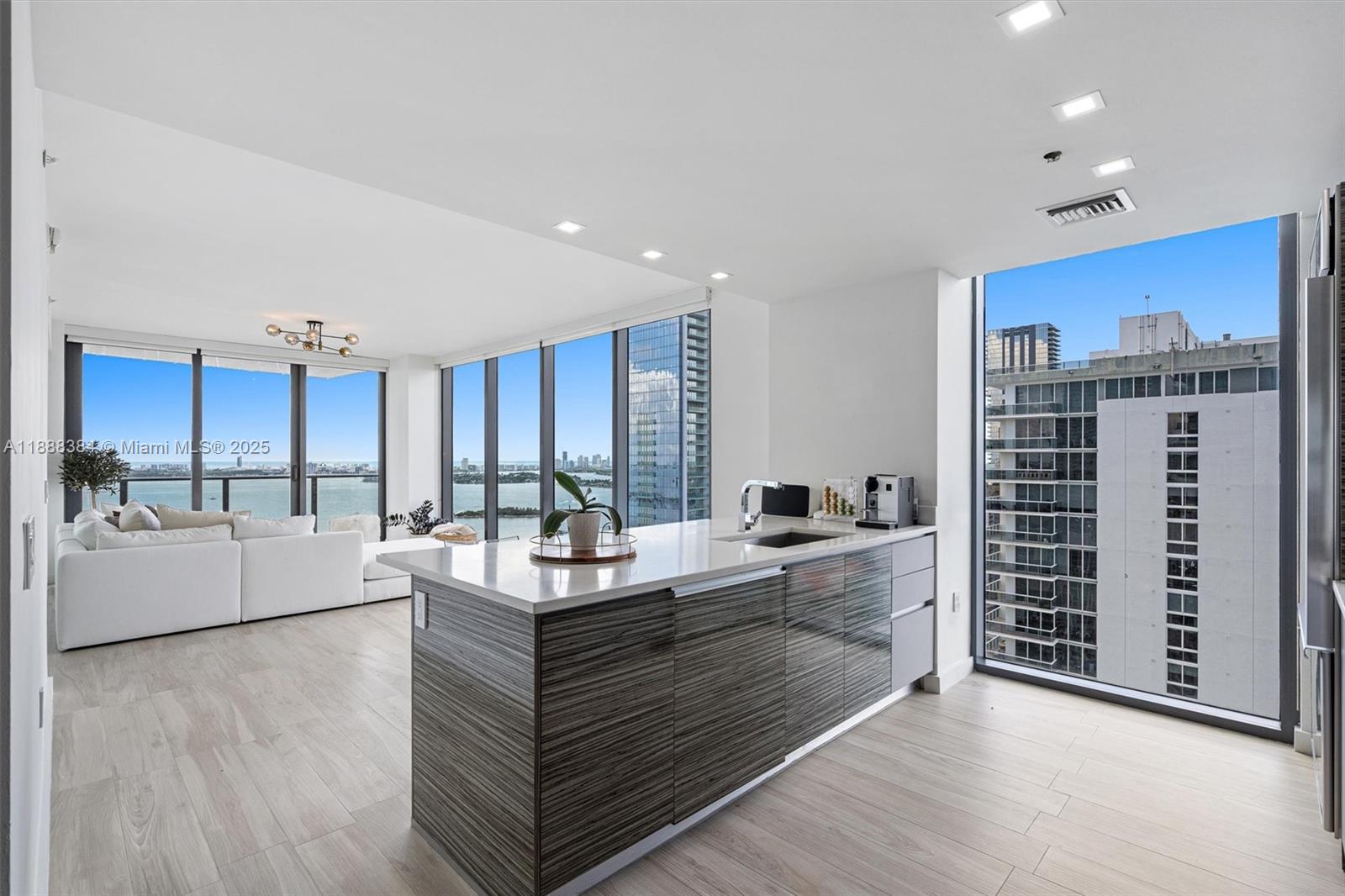 ICON BAY CONDO - Residential Lease