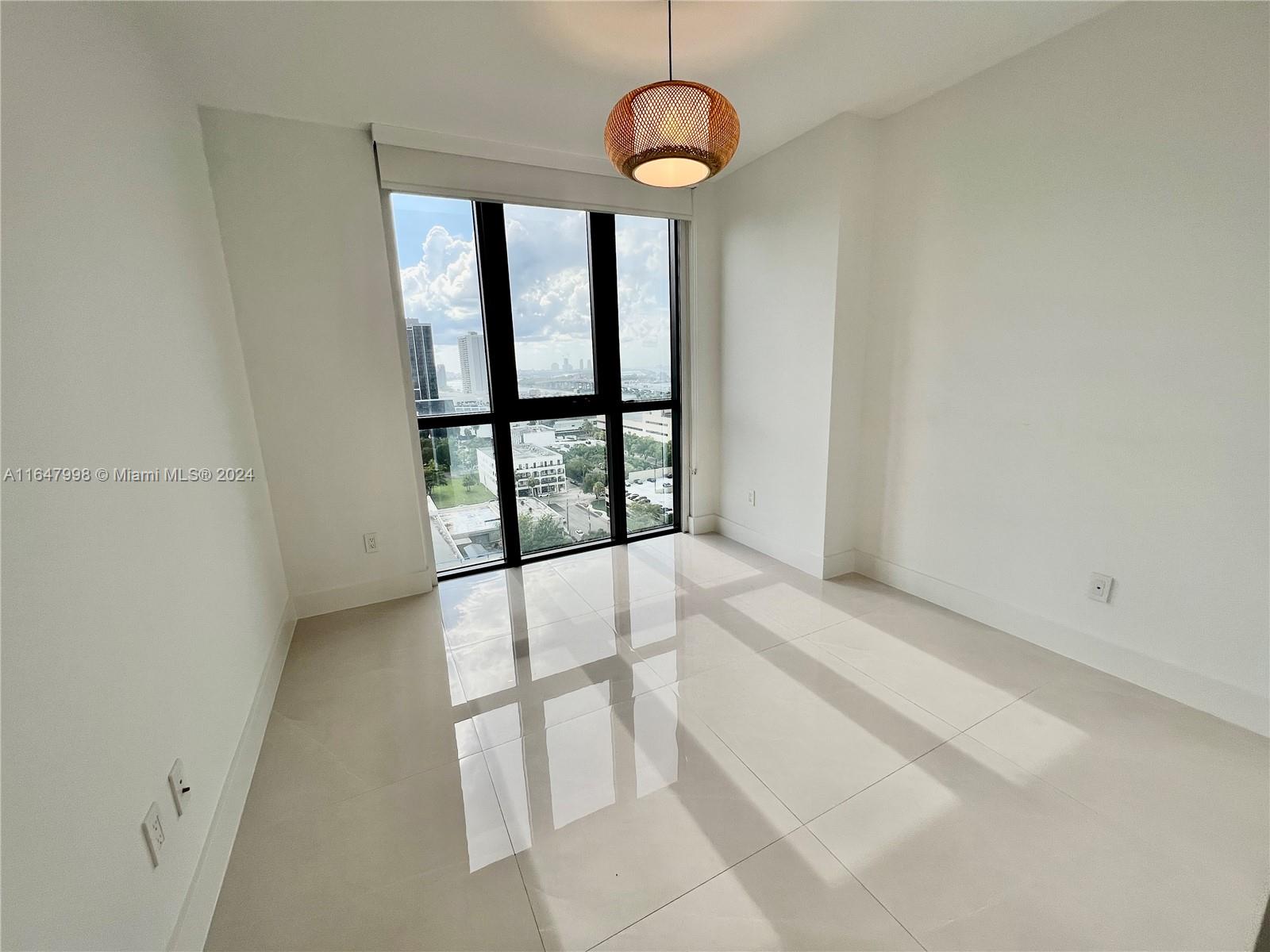 CANVAS CONDO - Residential Lease