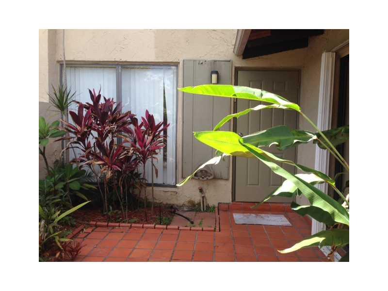 SNAPPER CREEK TOWNHOUSES - Residential Lease