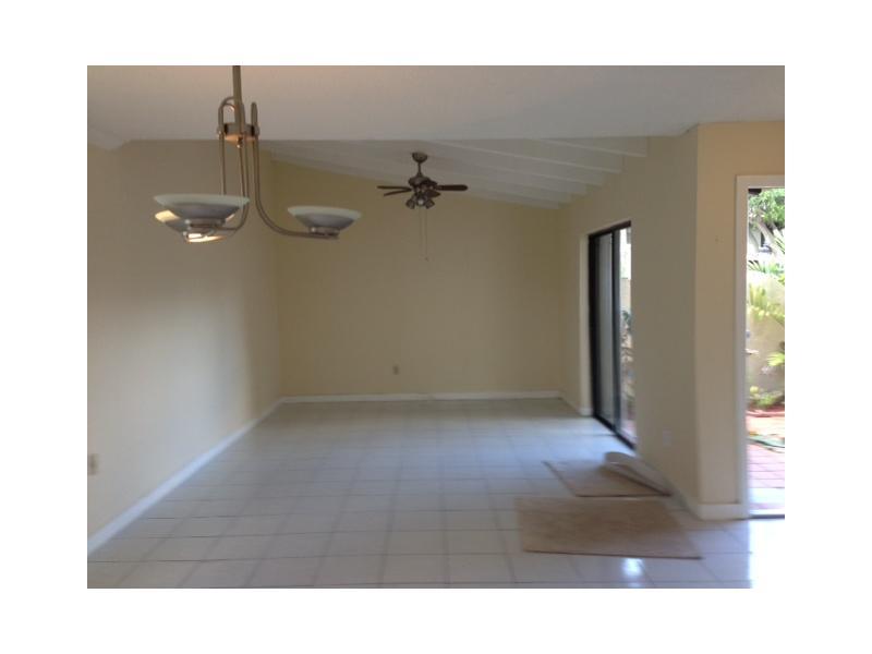 SNAPPER CREEK TOWNHOUSES - Residential Lease