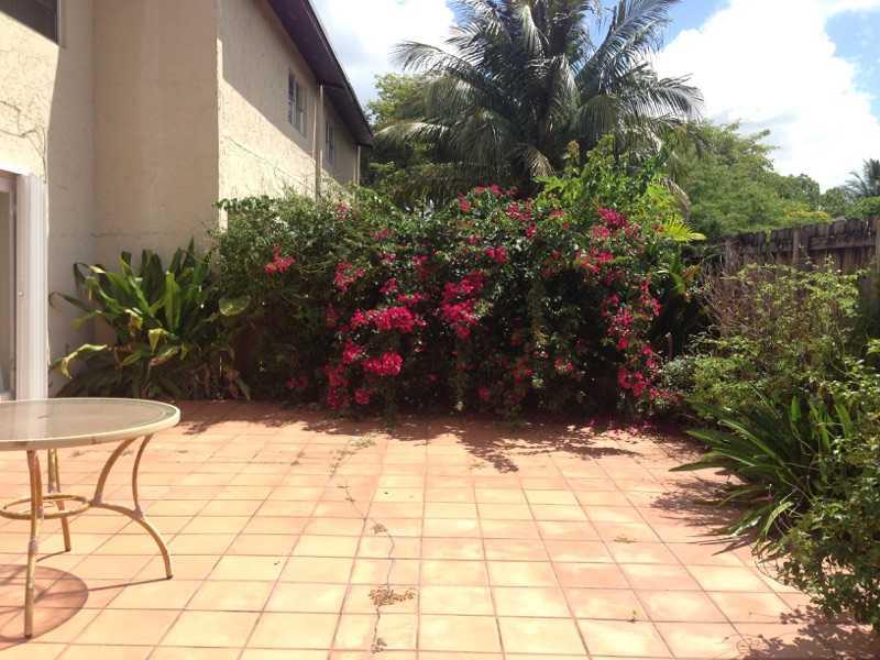 SNAPPER CREEK TOWNHOUSES - Residential Lease