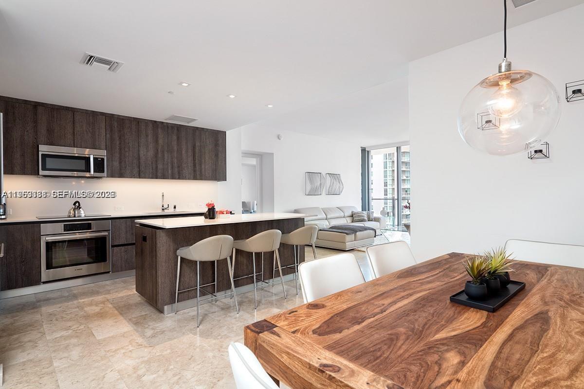 REACH CONDO - Residential