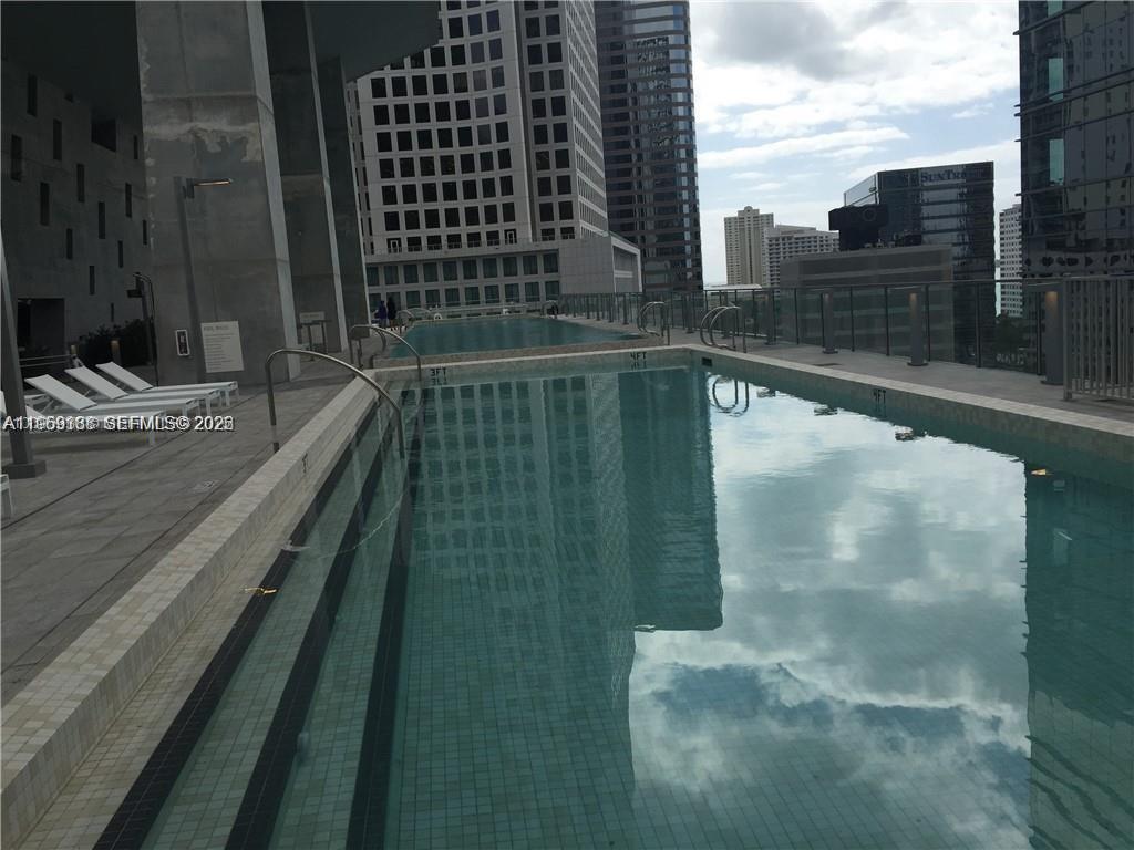 REACH CONDO - Residential