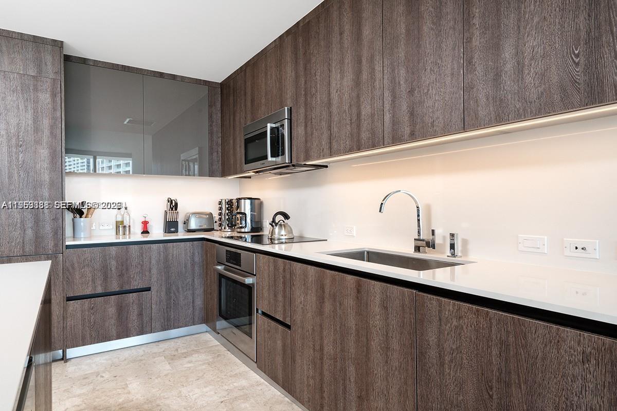 REACH CONDO - Residential