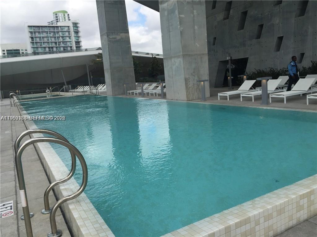 REACH CONDO - Residential