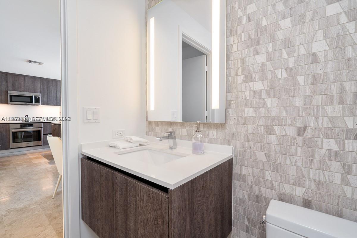 REACH CONDO - Residential