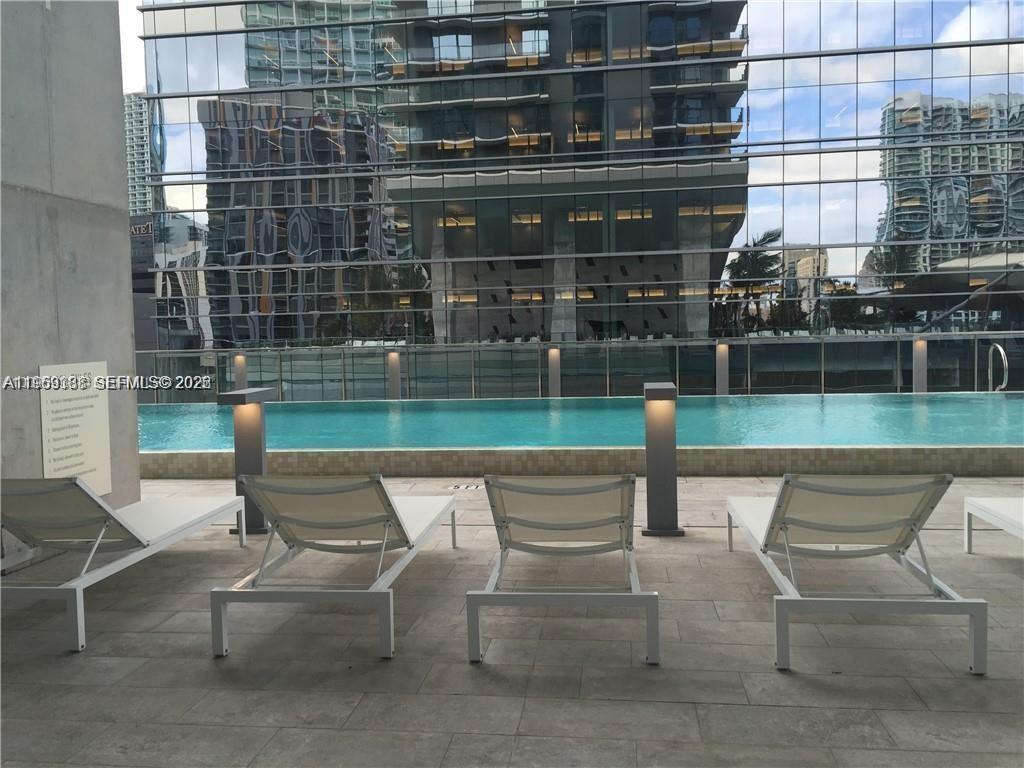 REACH CONDO - Residential