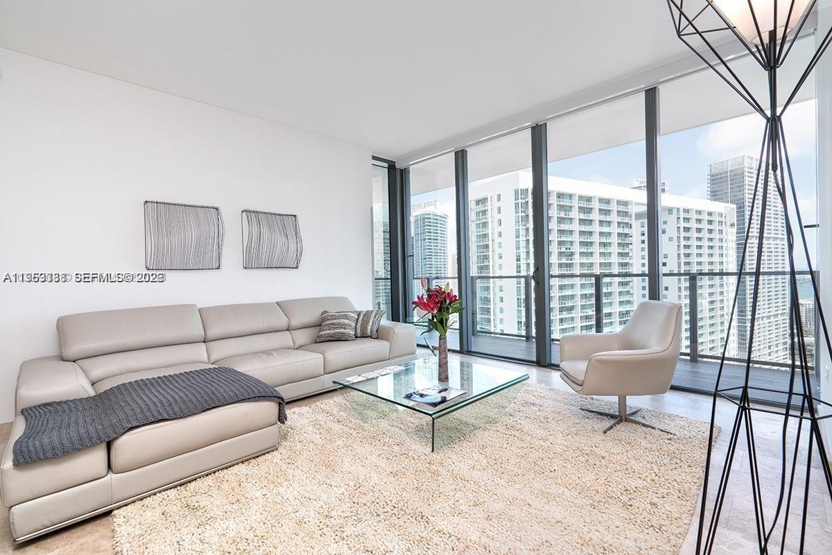 REACH CONDO - Residential