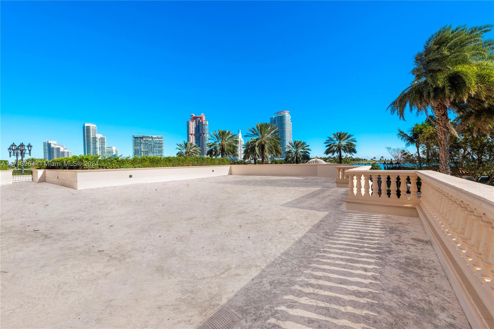 PALAZZO DEL MARE AT FISHE - Residential