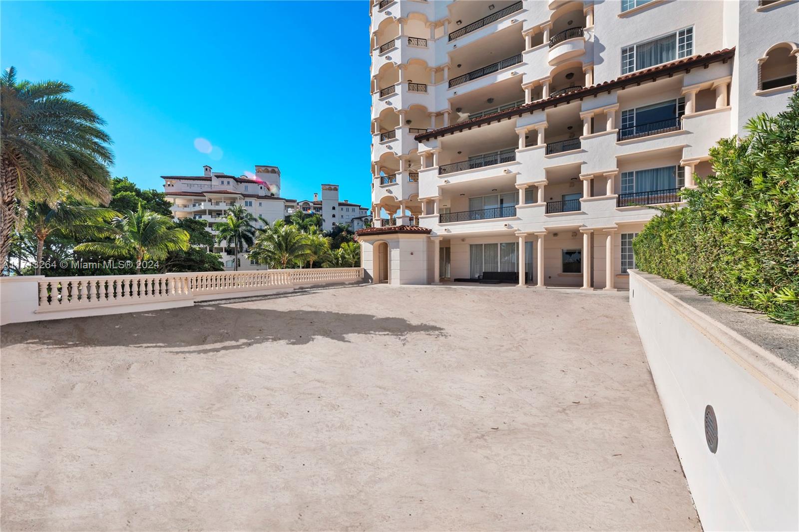 PALAZZO DEL MARE AT FISHE - Residential