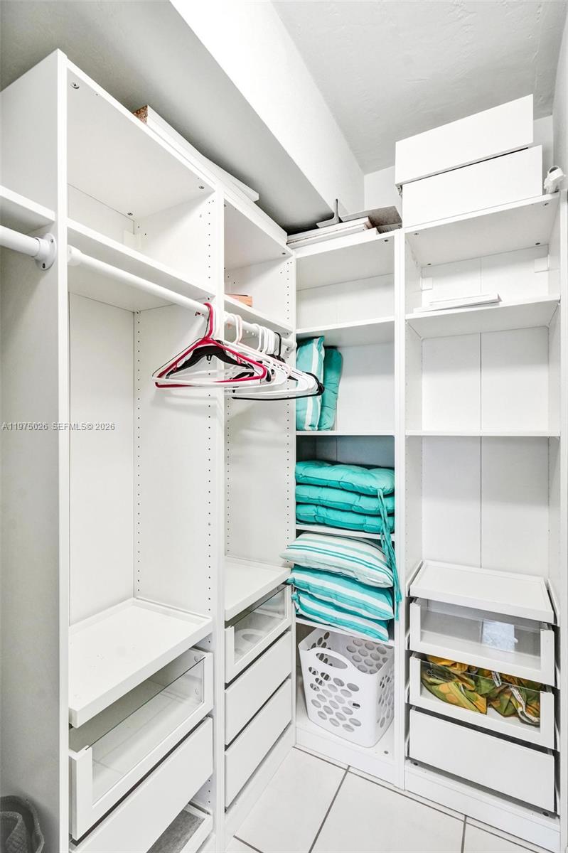 ISLE OF PARADISE CO-OP - Residential