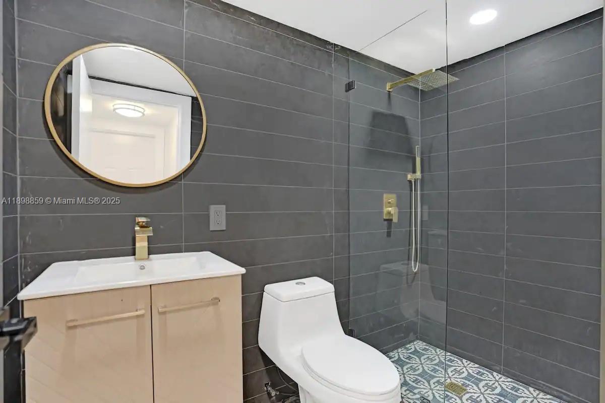 RIVER LANDS - Residential Lease