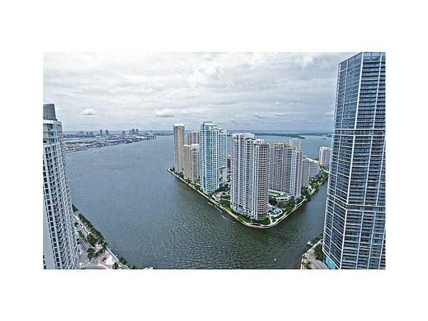 BEAUTIFUL UNIT IN ULTRA EXCLUSIVE EPIC CONDO. SPACIOUS 2 BEDROOM AND 2  1/2 BATHROOMS, OFFERS FANTASTIC OCEAN AND BAY VIEWS THAT YOU CAN ENJOY FROM HUGE BALCONY. UNIT IS TILED WITH BEAUTIFUL 100% WHITE GLASS 36/36. YOUR CLIENTS WILL LOVE IT!