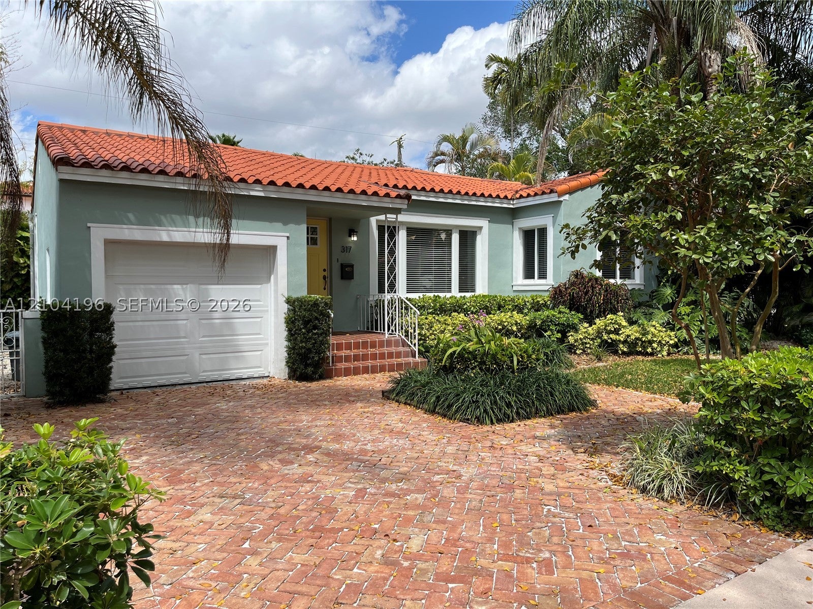 317 Fluvia Ave