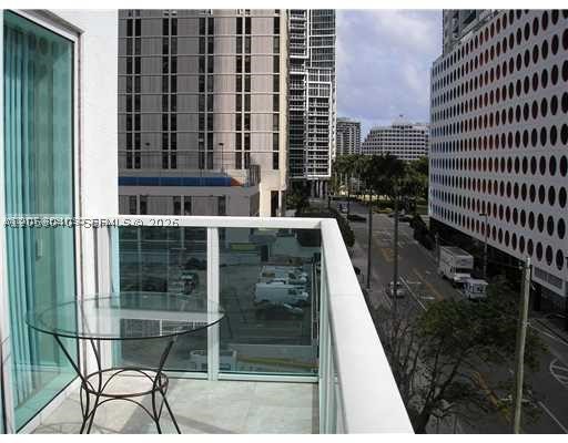 41 SE 5th St 402