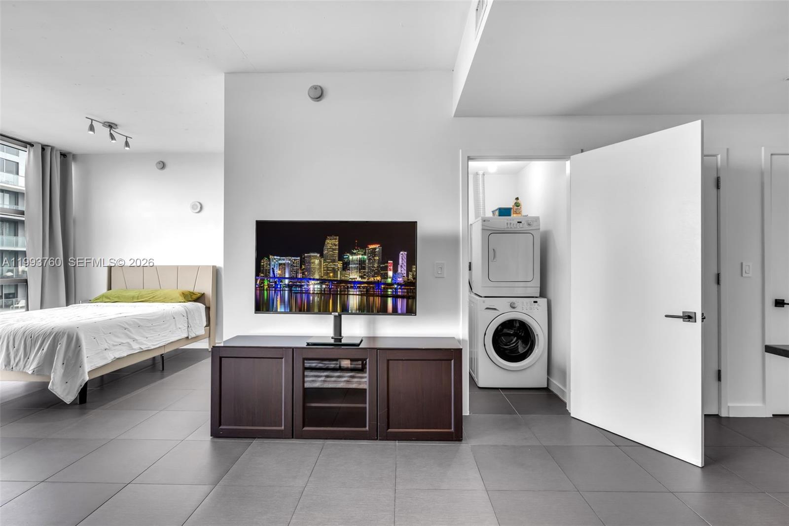 FOUR MIDTOWN MIAMI CONDO - Residential Lease