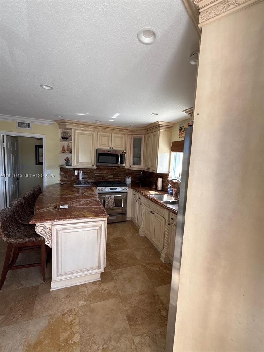 LONG KEY PROJ PROP LINE S - Residential
