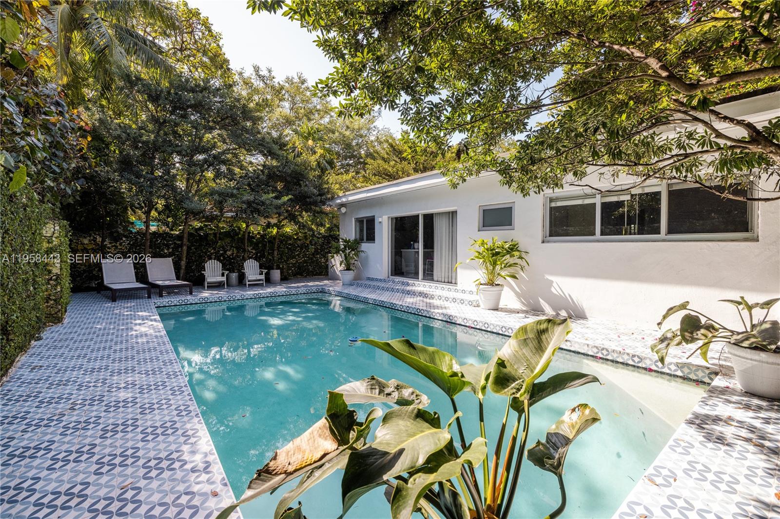 SHERWOOD FOREST - Residential