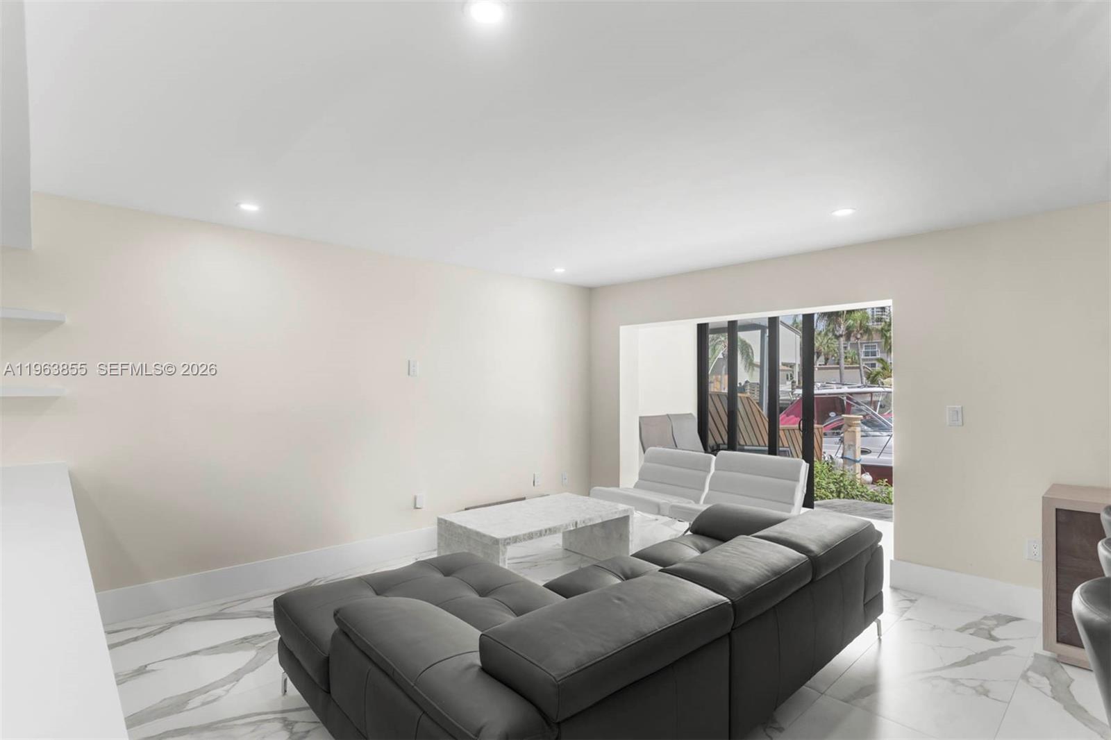 BEACH CLUB VILLAS CONDO II - Residential Lease