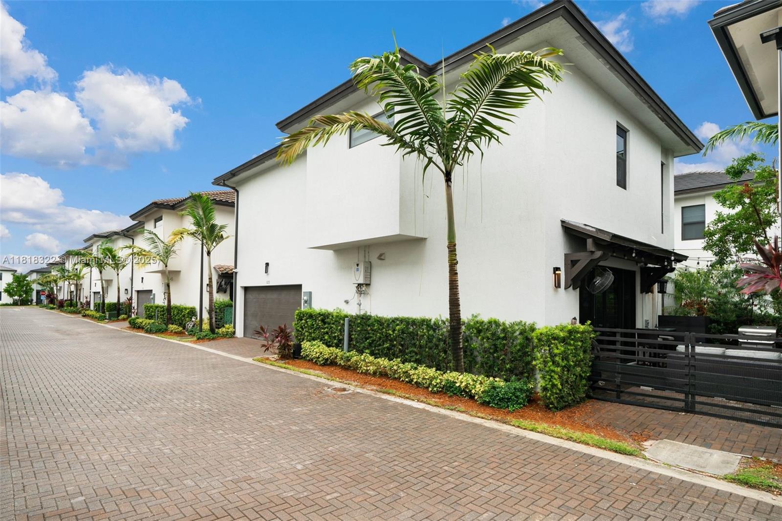 Property for Sale at Address Not Disclosed, Doral, Miami-Dade County, Florida - Bedrooms: 3 
Bathrooms: 4  - $1,000,000