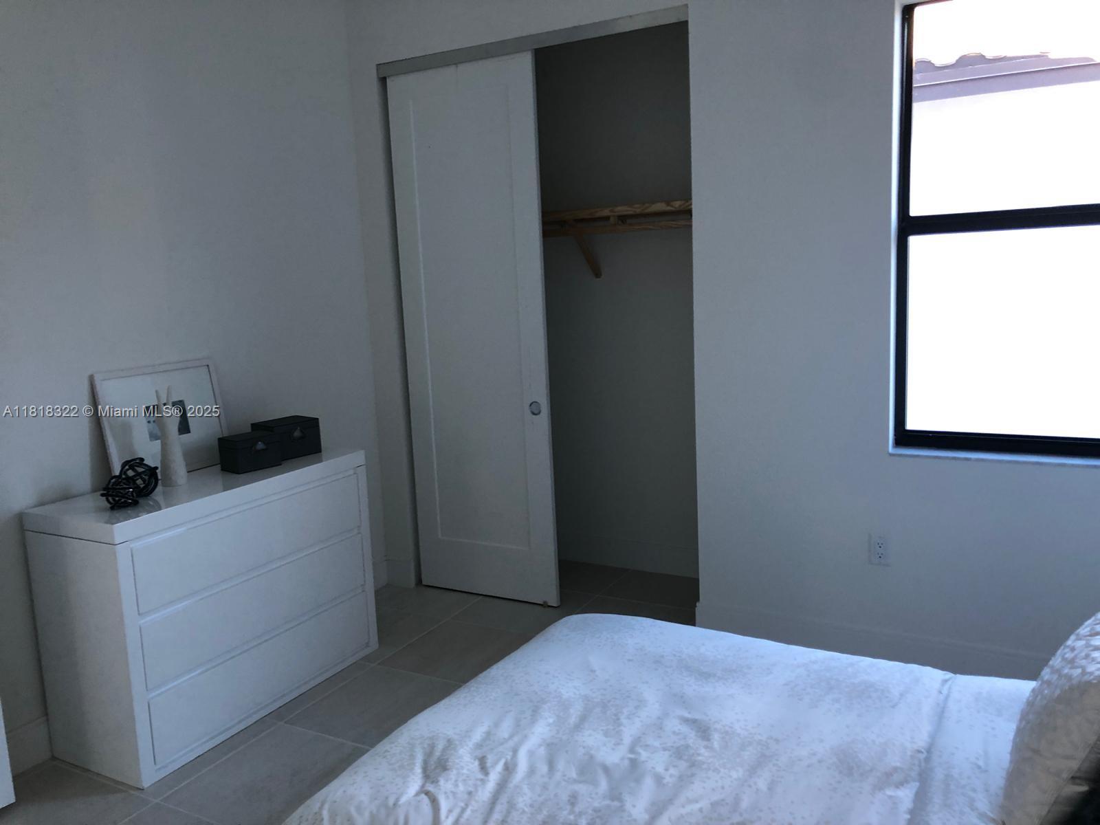 DOWNTOWN DORAL SOUTH PHAS - Residential