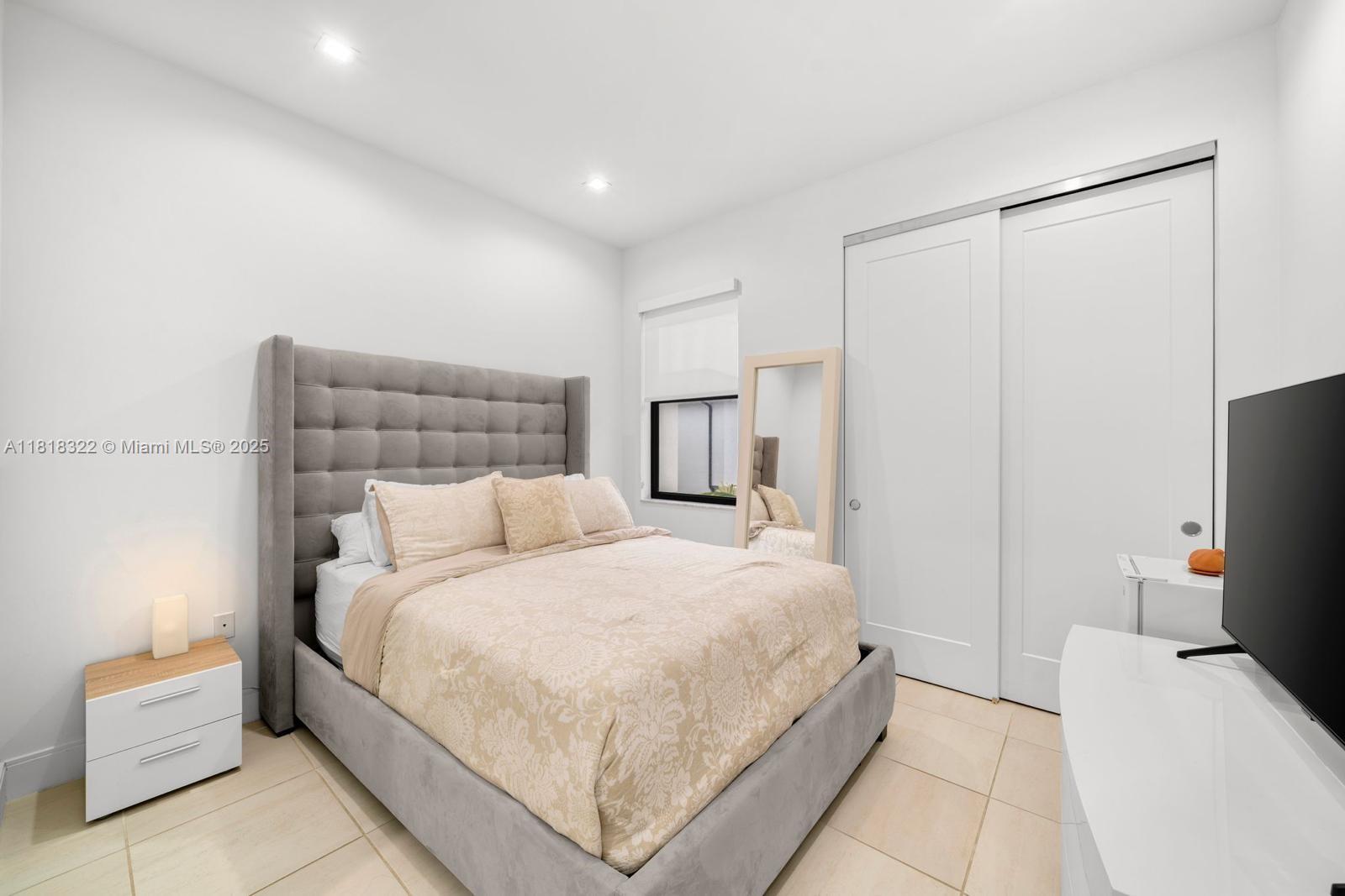 DOWNTOWN DORAL SOUTH PHAS - Residential