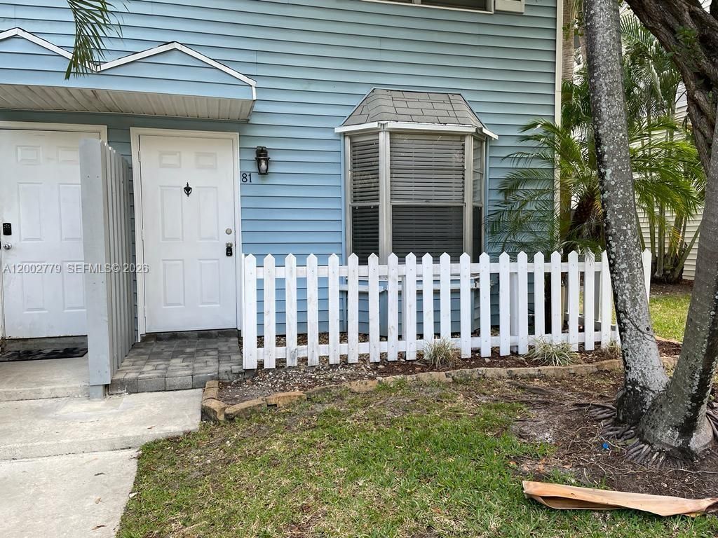 Photo of 81 SW 3rd St #81, Pompano Beach, FL 33060 (MLS # A12002779)
